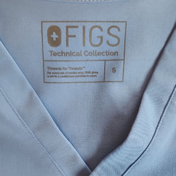 Figs Women's V-Neck Scrub Top/Pant Set in Ceil Blue - Picture 2 of 15